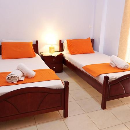 Miracle Apartments Saranda Buitenkant foto